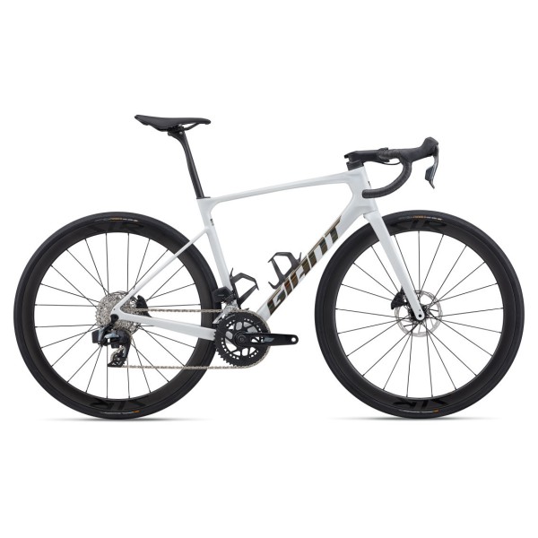 Vélo de route GIANT Defy...